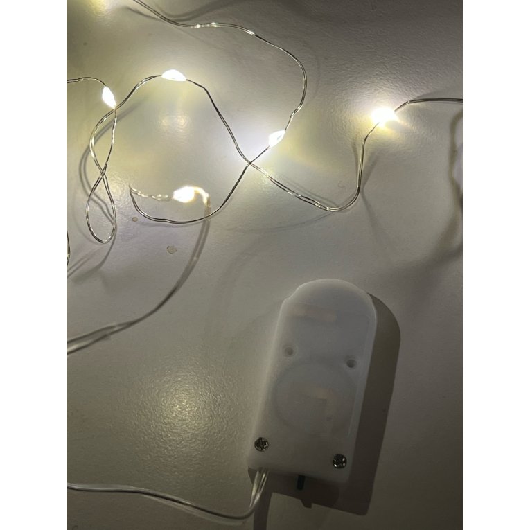 Mål bedstemor apt 20 LED lyskæde med 2 stk batterier - LED lys, -kugler og - kæder - Elmely  Design
